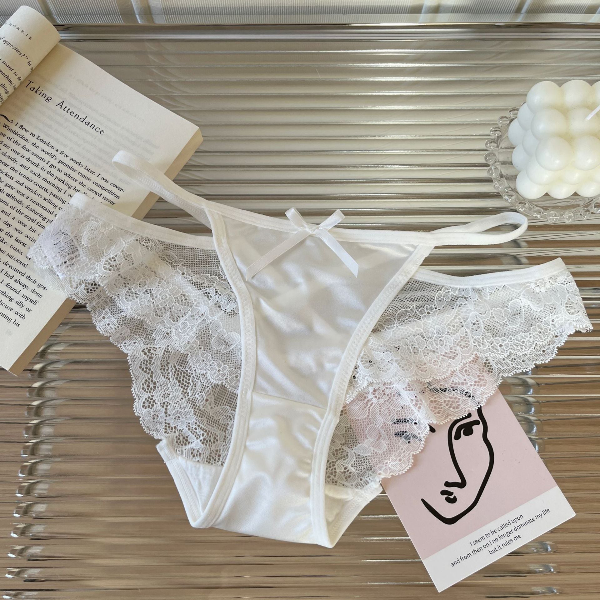 Braga con encaje y cintas laterales elásticas