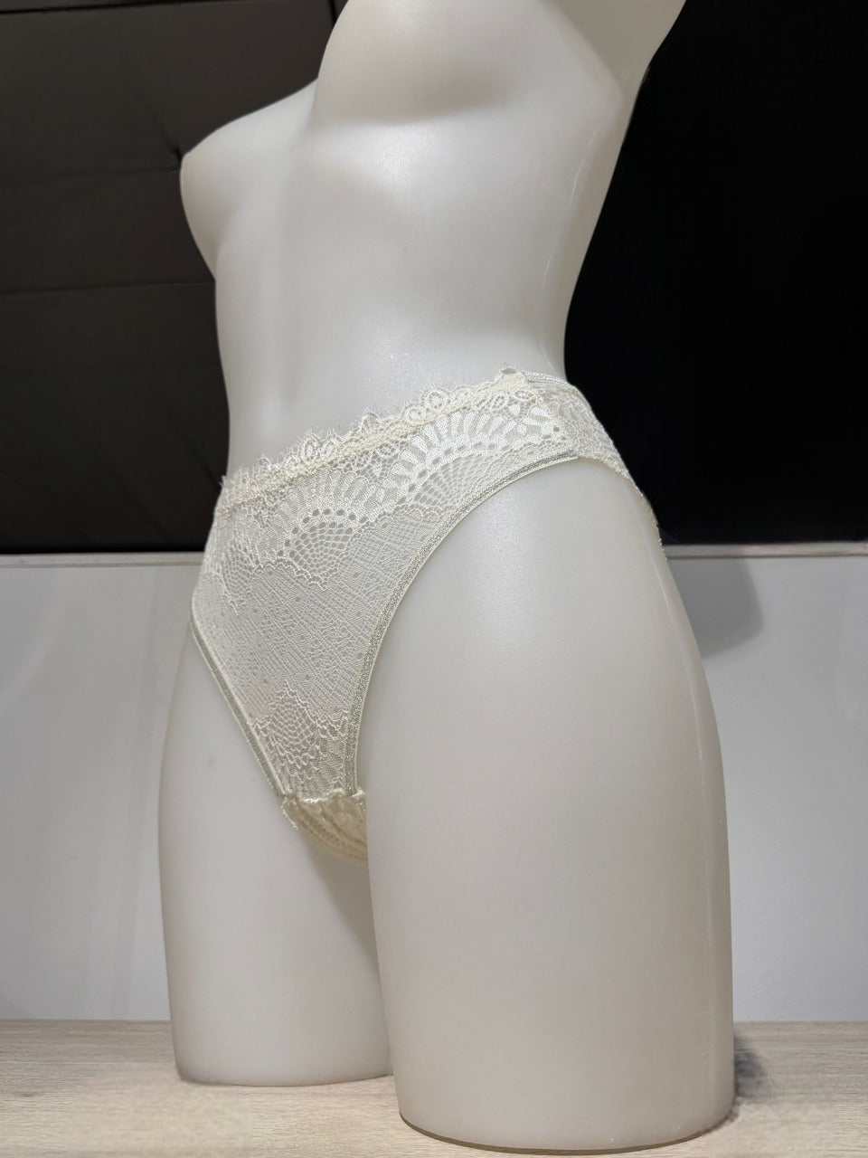 Braga Encaje con cintas traseras brillantes