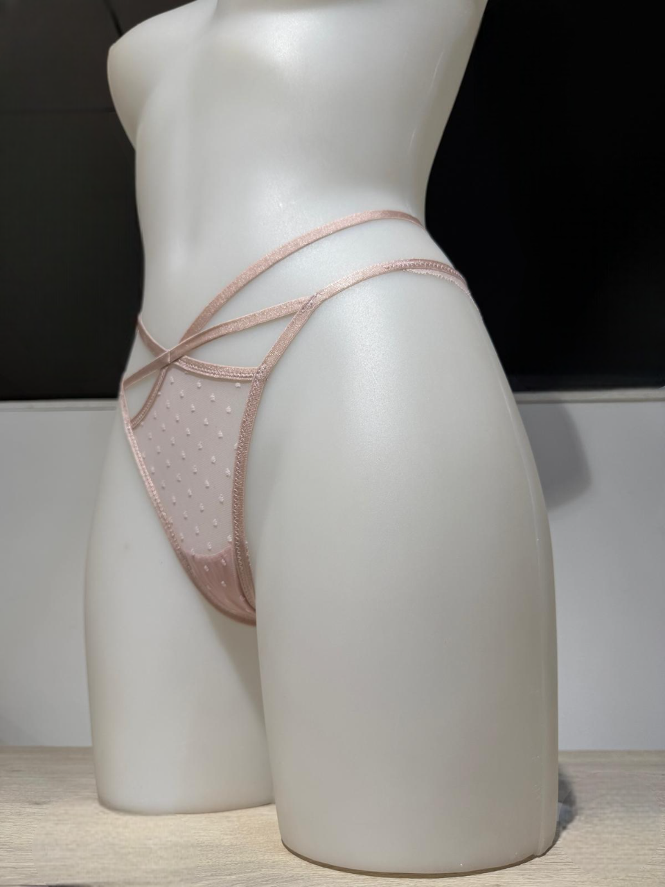 Braga brasileña Lunares con Encaje