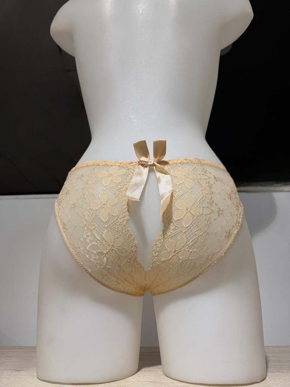 Braga Encaje con Apertura Inferior