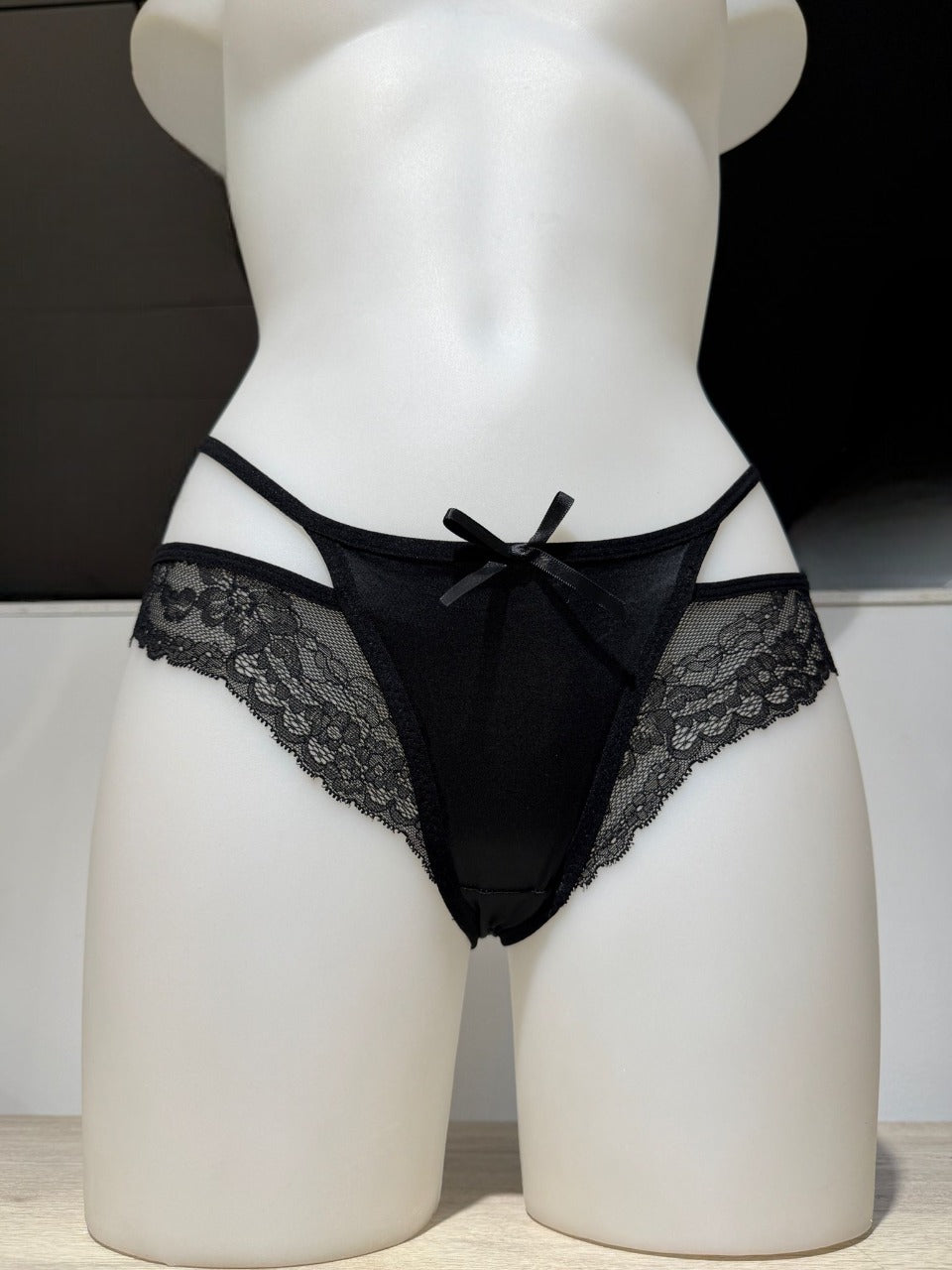 Braga con encaje y cintas laterales elásticas