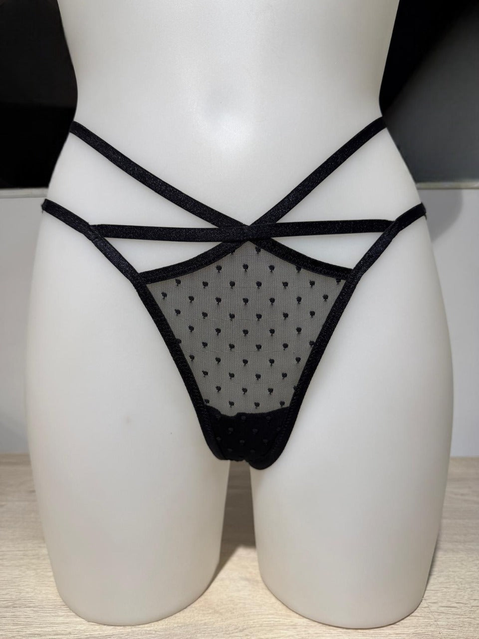 Braga brasileña Lunares con Encaje