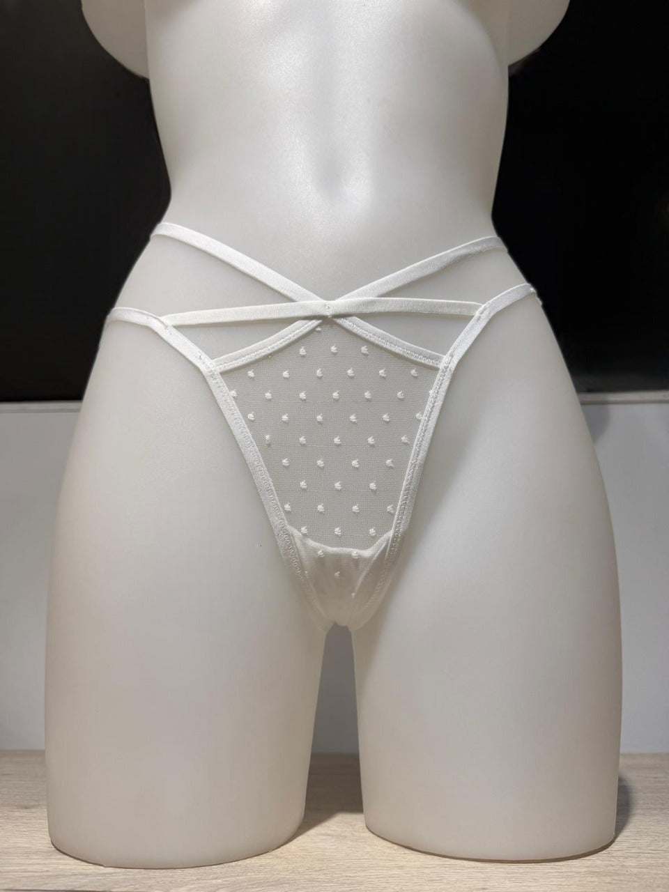 Braga brasileña Lunares con Encaje