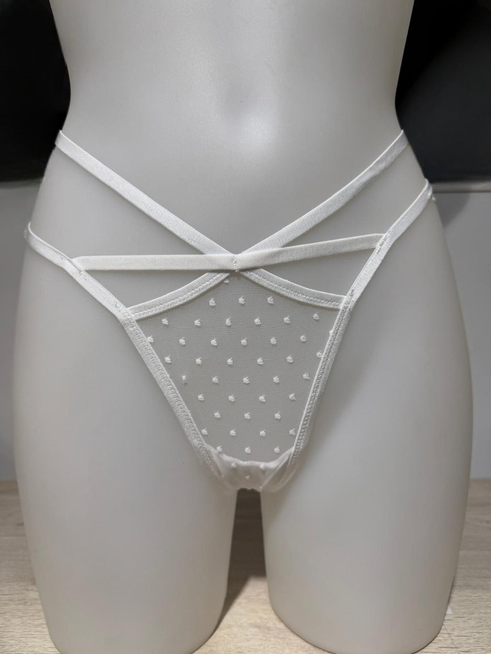 Braga brasileña Lunares con Encaje