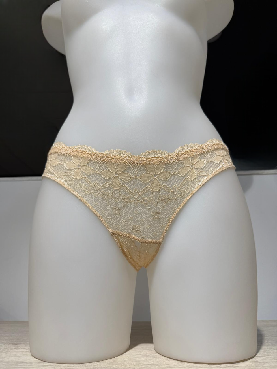 Braga Encaje con Apertura Inferior