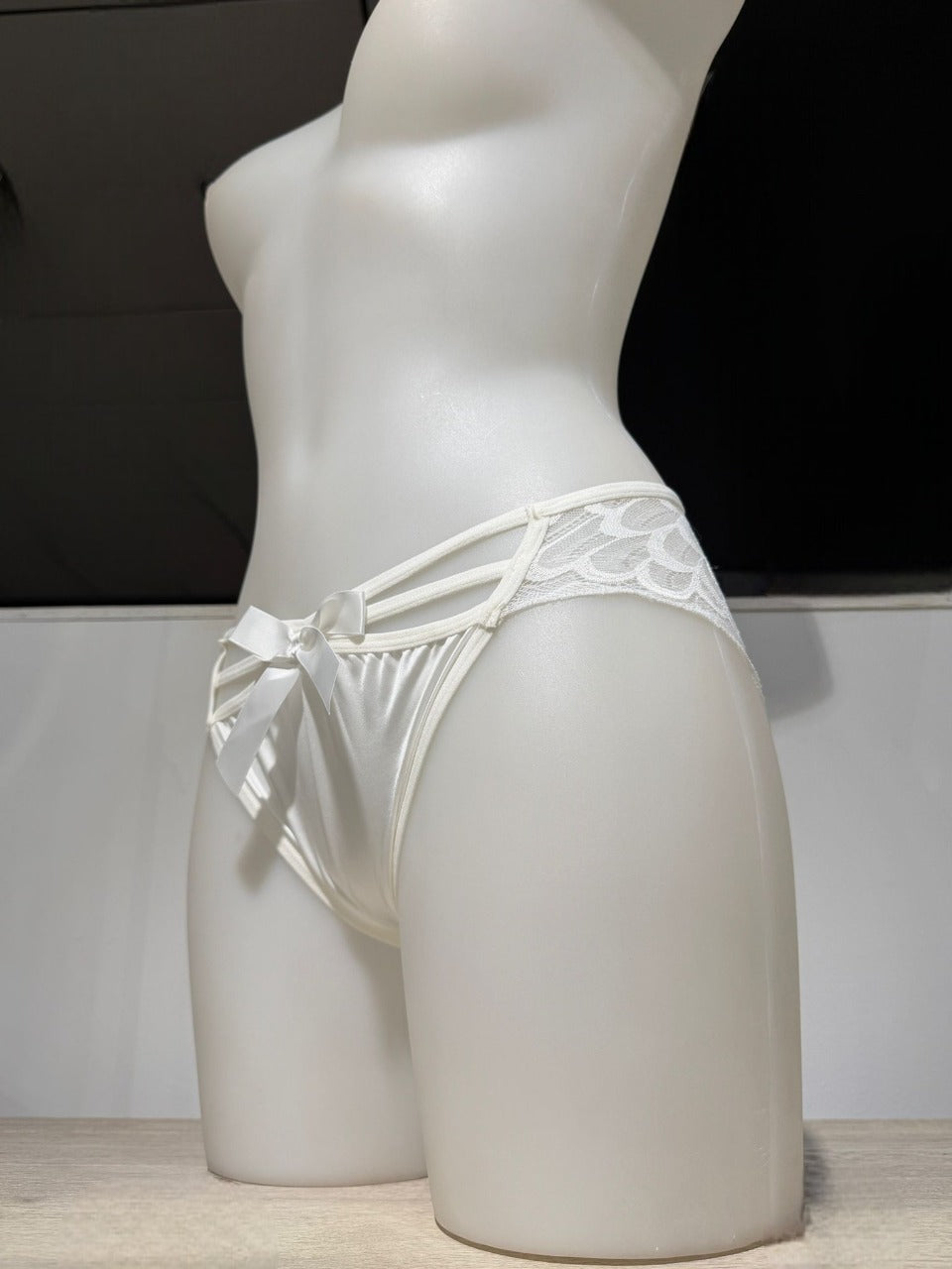 Braga con encaje y cintas frontales elásticas