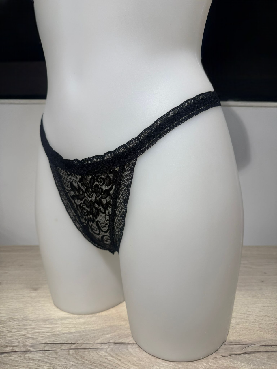 Braga Brasileña Encaje con Apertura Inferior