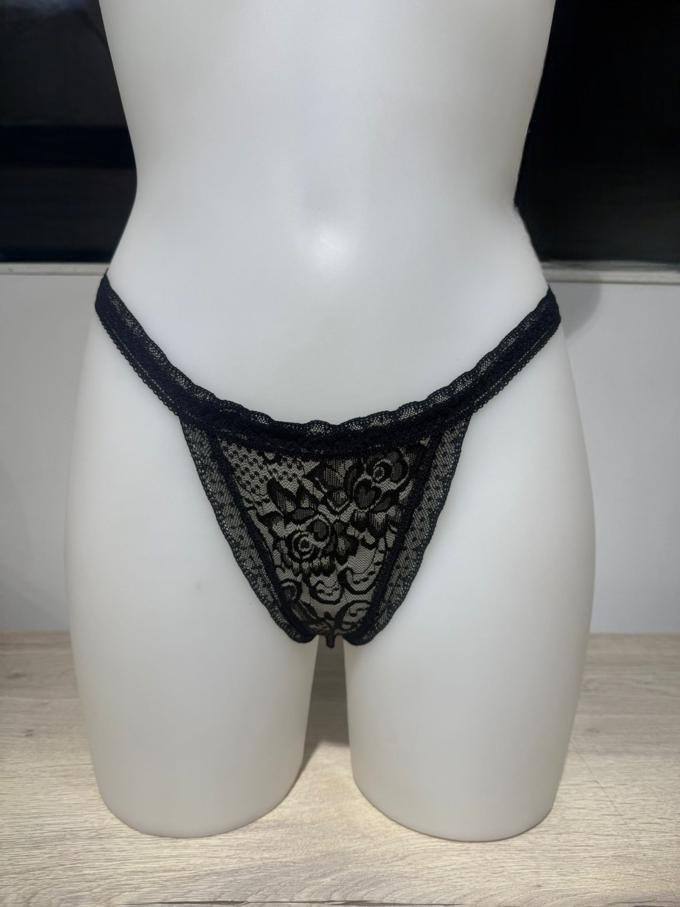 Braga Brasileña Encaje con Apertura Inferior